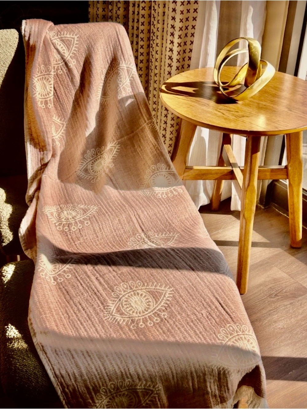 Eyes 100% Organic Woven Cotton Blanket Towel Wrap Taupe + Cream NEW